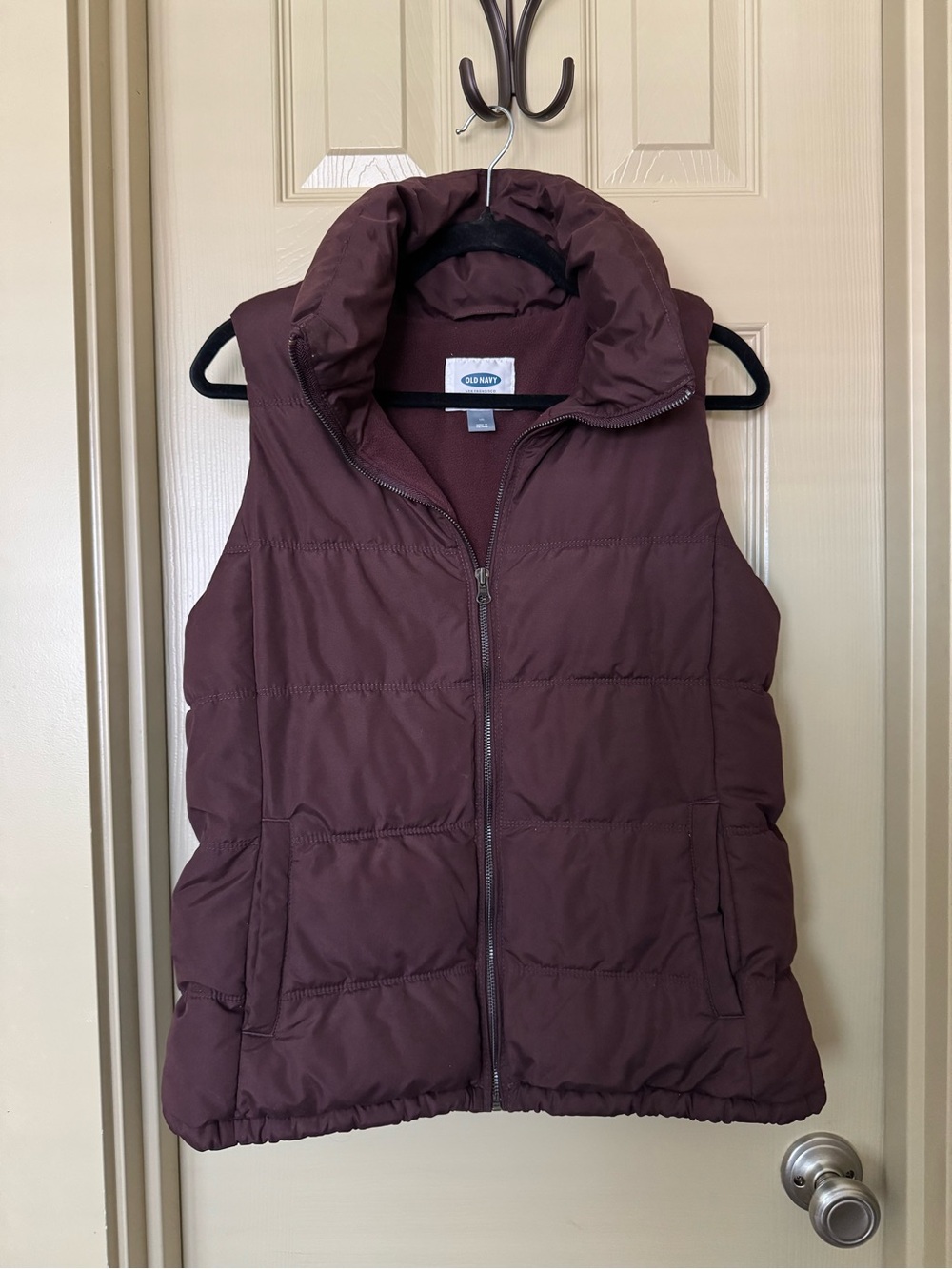 Old Navy Women's Chocolate Puffer Vest
